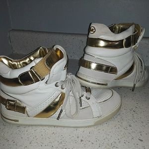Michael Kors high tops ❤❤